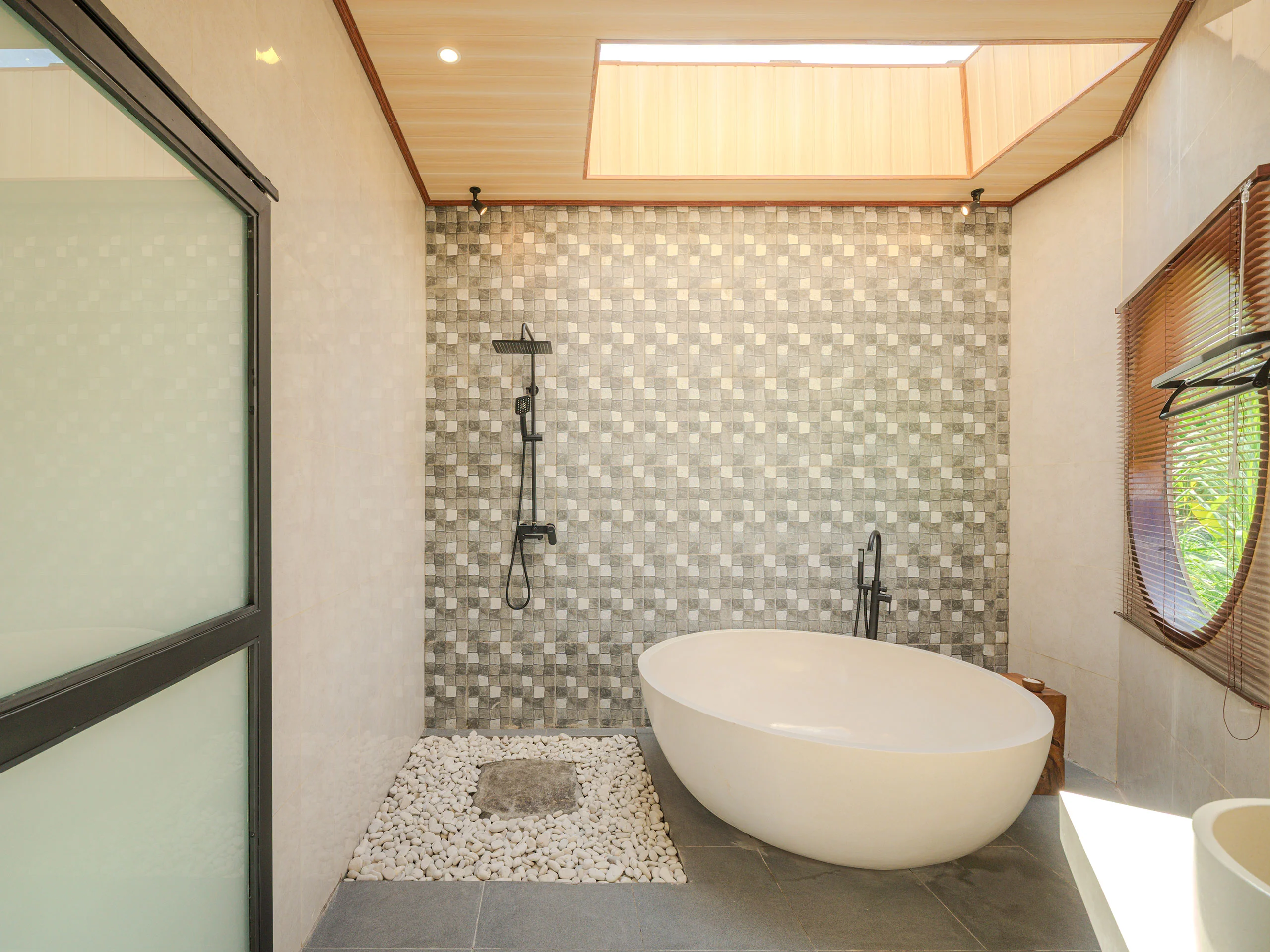 4-casamahesa-1bed-jungle-bathroom-23072026