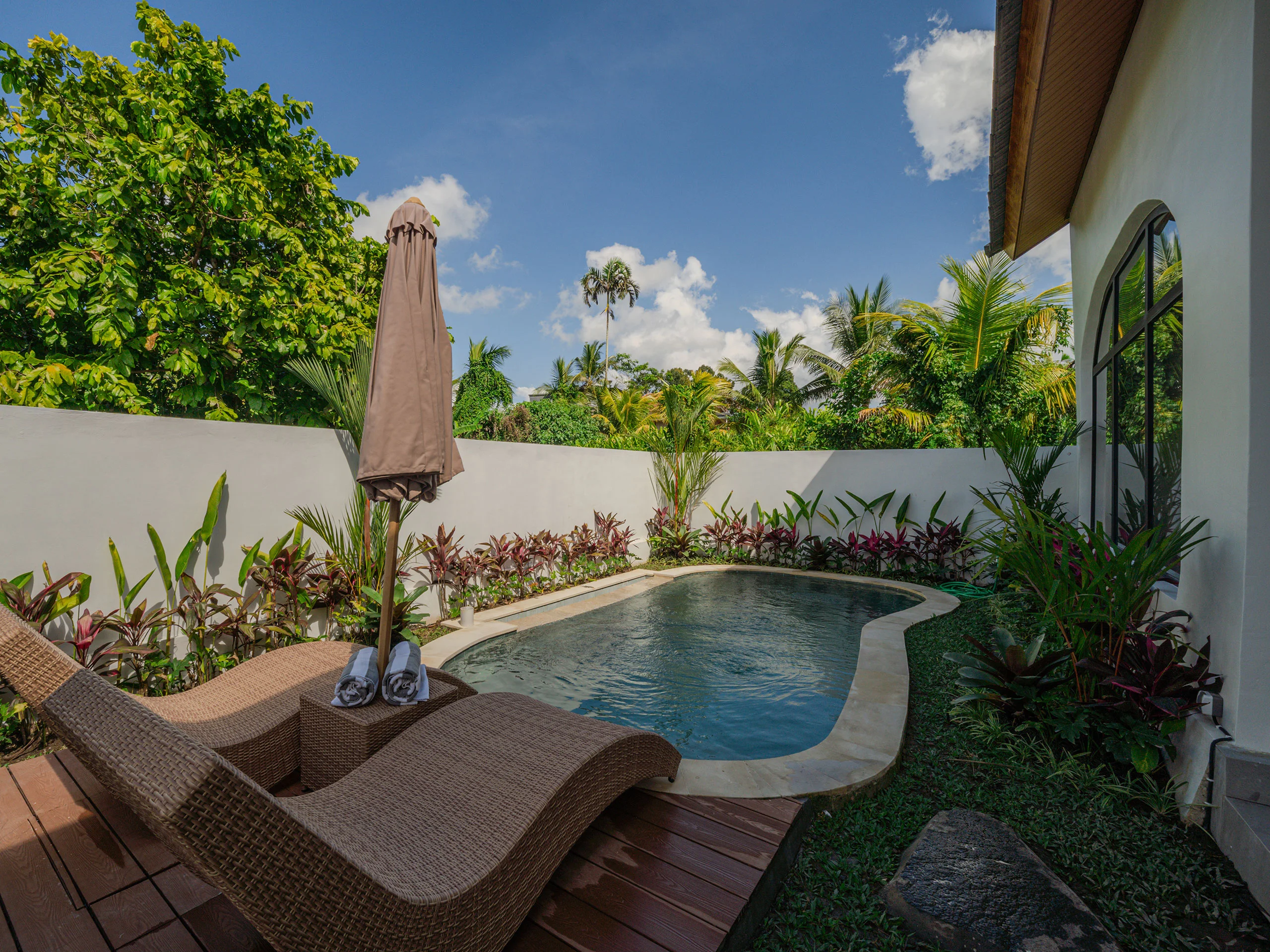 7-casamahesa-1bed-garden-pool-23072026